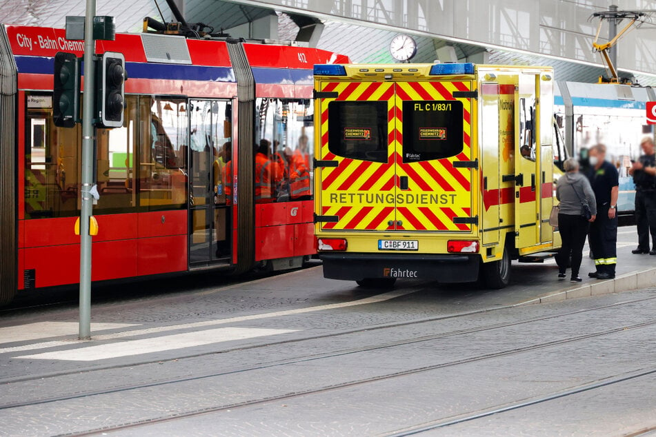 Unfall am Hauptbahnhof Chemnitz: Frau von Straßenbahn erfasst