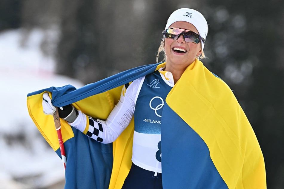 Große Freude: Frida Karlsson (26) bejubelt ihren Gold-Triumph.