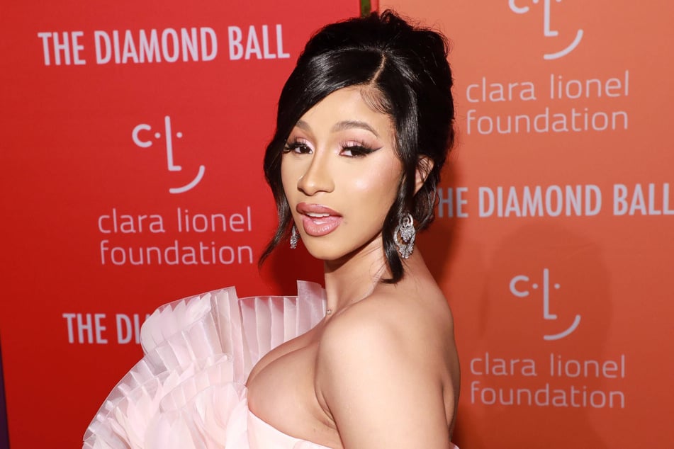 Stay up-to-date on the latest Cardi B news and gossip. © IMAGO / Everett Collection