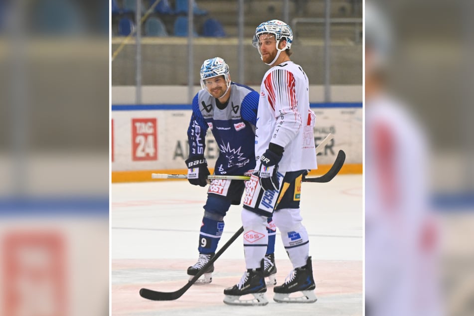 Im Training läuft es bei Dane Fox (31, r.) und seinem Top-Passgeber Drew LeBlanc (35). Jetzt müssen es beide im Spiel umsetzen.