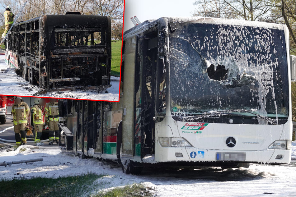 Chemnitz: Feuerwehreinsatz bei Burgstädt: Linienbus fängt Feuer und fackelt komplett ab