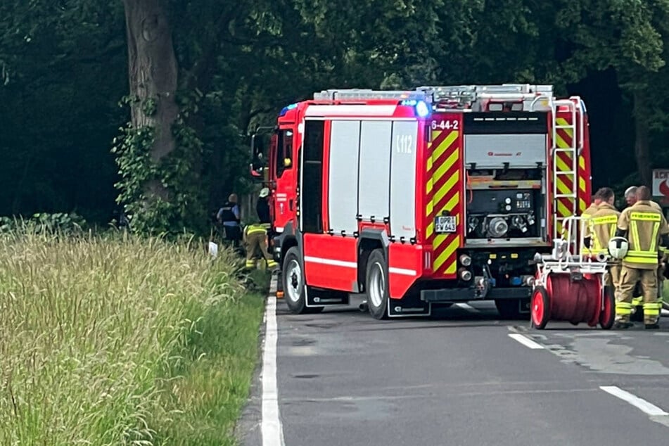 Kontrolle beim Bremsen verloren: Biker rast auf Landstraße in den Tod