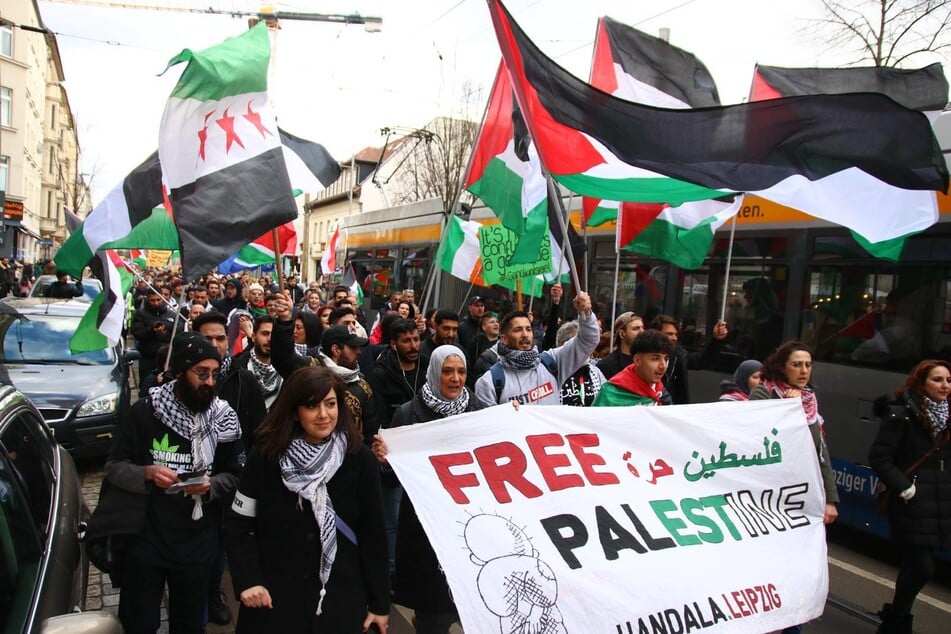 Am Samstag kam es unter anderem durch eine pro-palästinensische Demo zu Verkehrseinschränkungen in Leipzig.