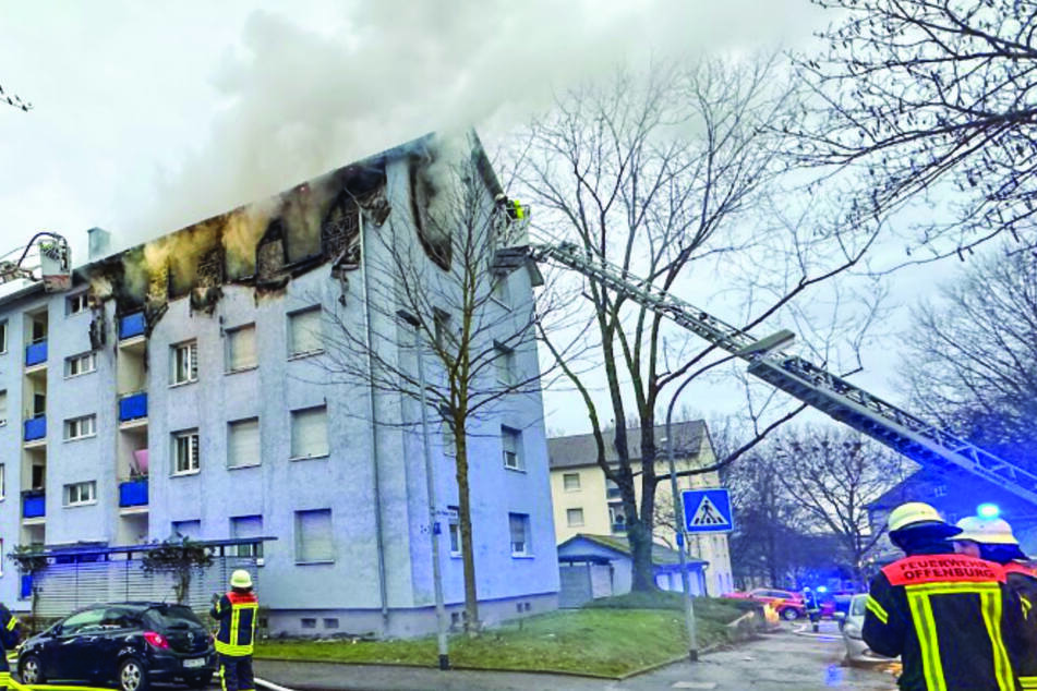 Dunkler Rauch über Offenburg: Evakuierung und Löscharbeiten laufen