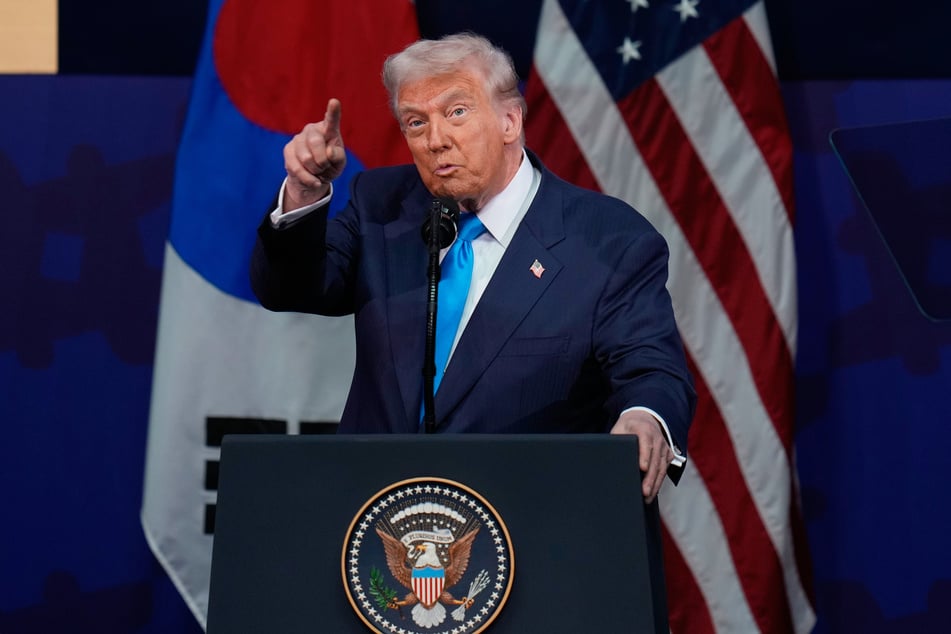 US-Präsident Donald Trump (79) kündigte Atomwaffentests auf Truth Social an. Das Foto zeigt ihn auf dem Gipfeltreffen der asiatisch-pazifischen Wirtschaftskooperation (APEC) in Südkorea.