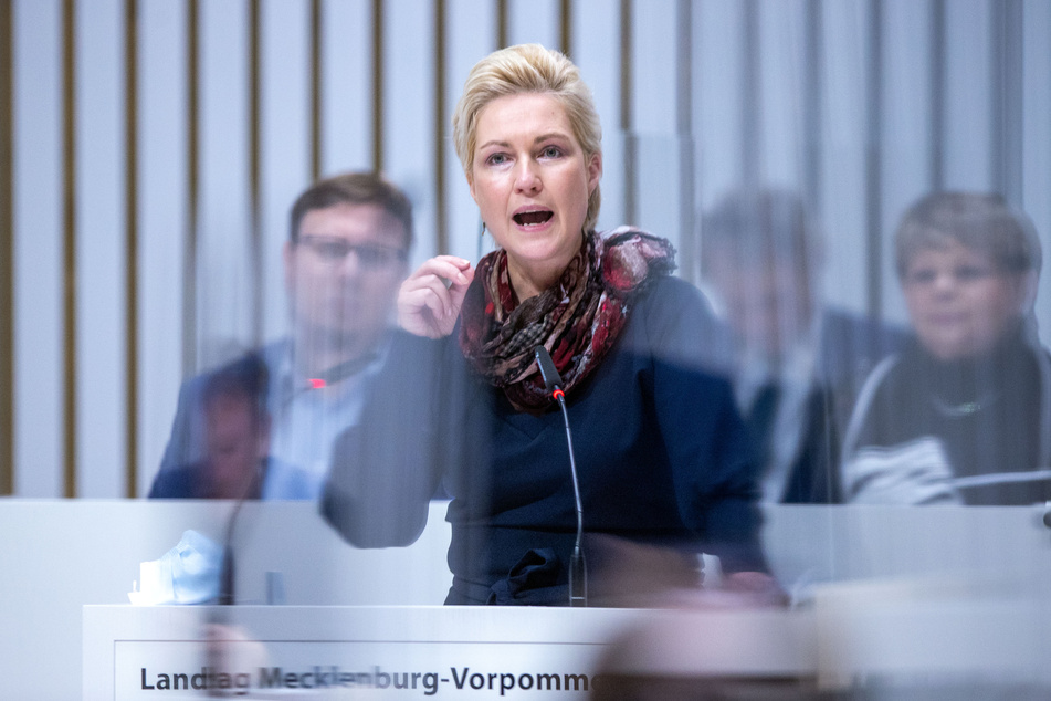 Manuela Schwesig (SPD) spricht bei einer Sitzung des Landtags.