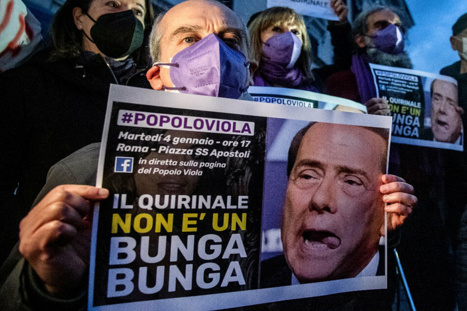 Vielen Italienern reicht es. Sie haben genug von den Eskapaden des Ex-Ministerpräsidenten.