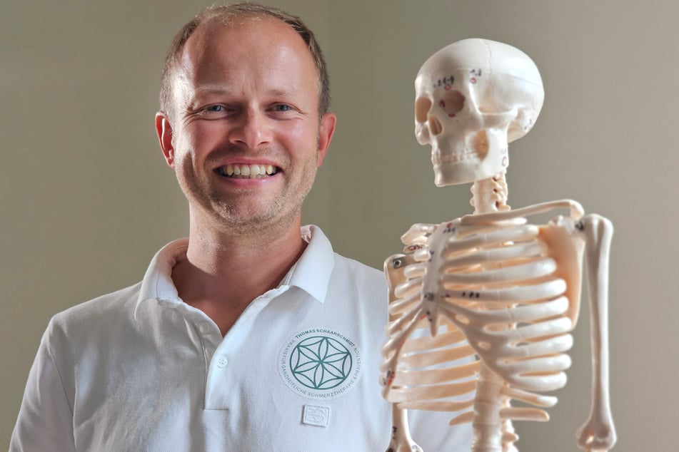 Der Chemnitzer Physiotherapeut Thomas Schaarschmidt (39) bietet in seiner Praxis die Alpha-Cooling-Methode an.