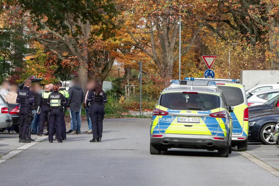 Die Polizei war nach dem tödlichen Einsatz im November mit einem Großaufgebot vor Ort. (Archivbild)