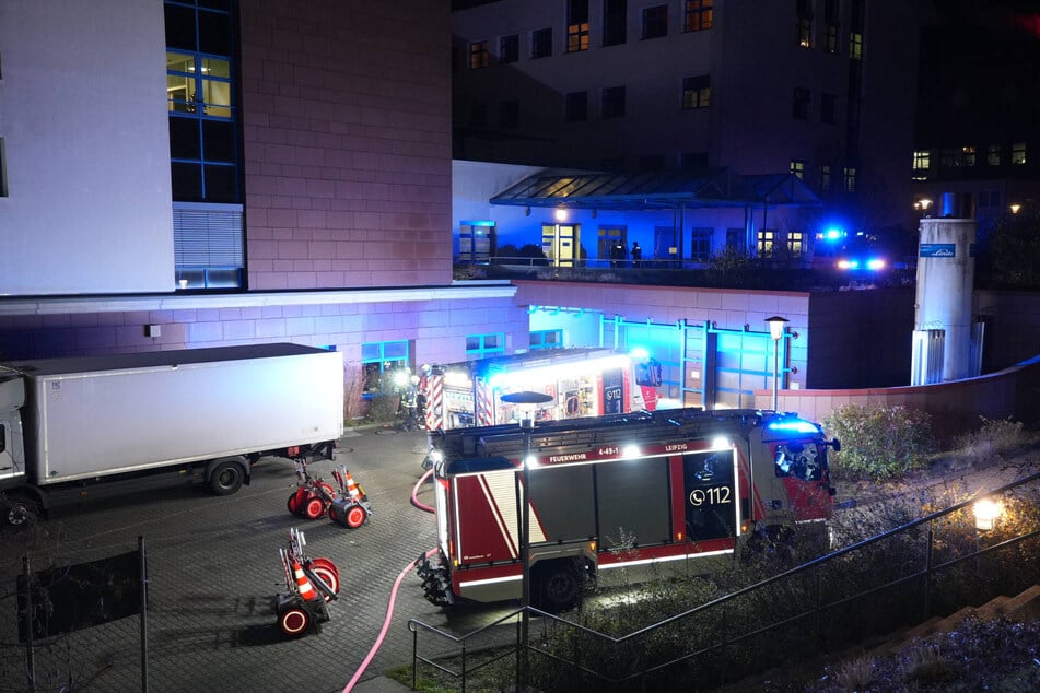 Zahlreiche Einsatzkräfte rückten aus und konnten die Flammen eindämmen.