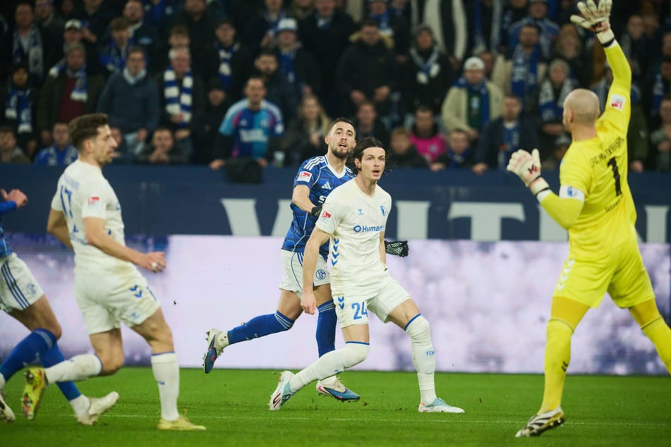 "Spektakel-Spiele" wie zuletzt das 3:5 gegen Schalke sollen verhindert werden.