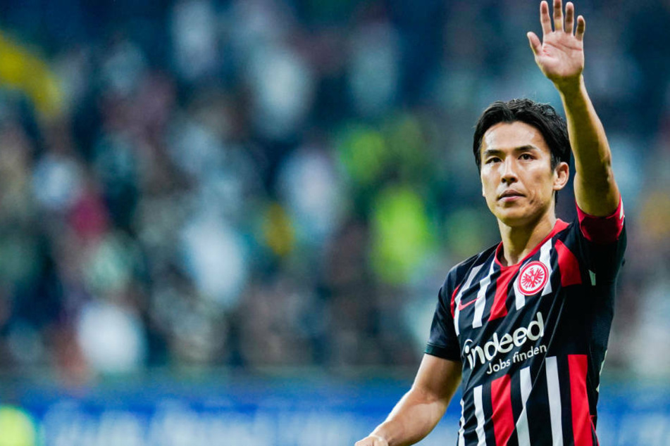 Makoto Hasebe bleibt Eintracht Frankfurt ein weiteres Jahr als Spieler erhalten (Archivbild).