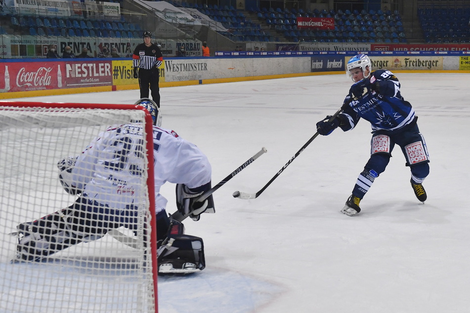 Roope Ranta war für die Eislöwen im Penaltyschießen der einzige, der traf. Bei den Huskies waren Troy Rutkowski und Lukas Laub erfolgreich.