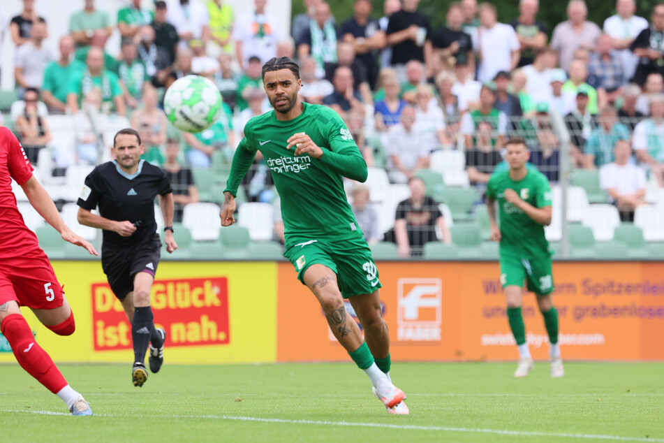 Chemie Leipzigs Neuzugang Stanley Ratifo hatte keine großen Startschwierigkeiten und fügte sich sofort dem Spiel seines neuen Teams. Das wurde später auch mit einem Treffer belohnt.