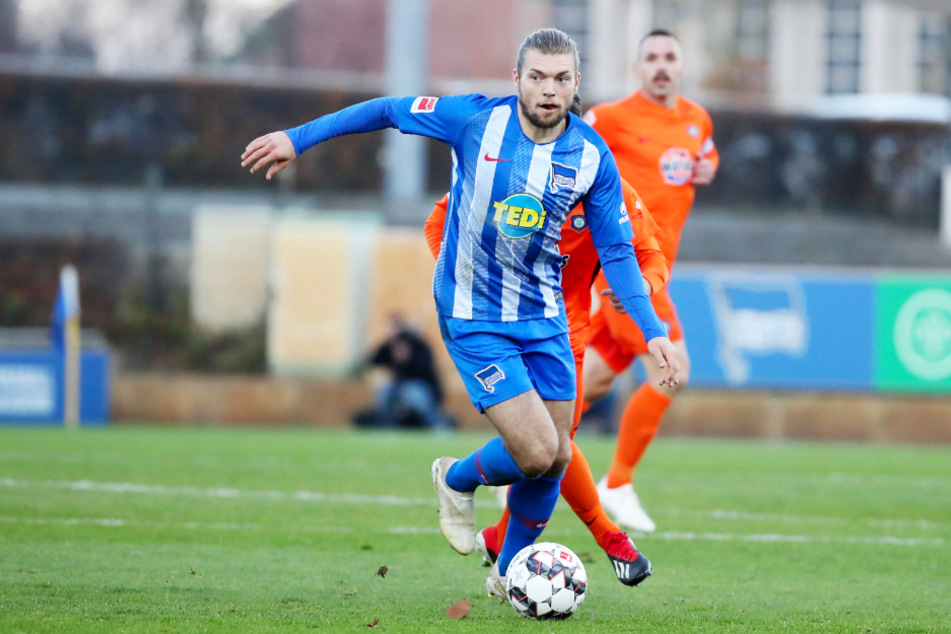 Der Vertrag von Alexander Esswein (30) bei Hertha BSC wurde nicht verlängert. Der Angreifer befindet sich daher auf Vereinssuche.