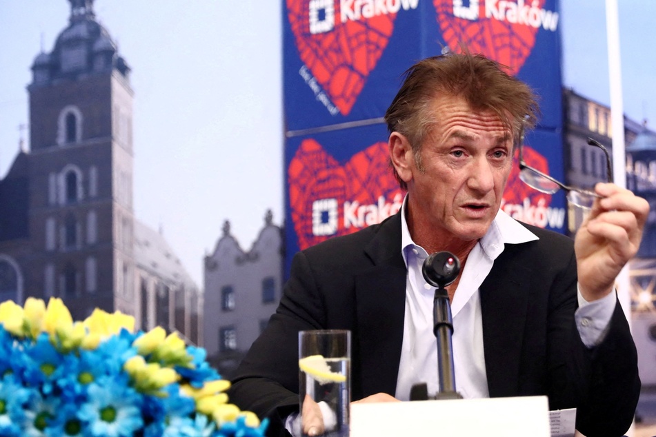 Sean Penn has considered "taking up arms against Russia" over Ukraine conflict