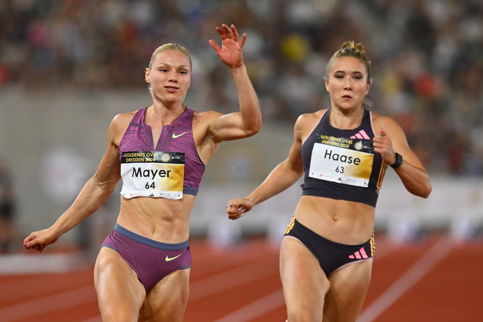 Schon bei der Neuauflage sprintete Rebekka Haase (32, r.) beim Goldenen Oval.
