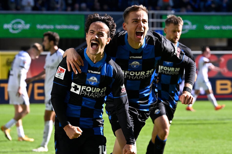 Deutlich effizienter präsentiert sich Mika Baur (l.) mittlerweile in Paderborn: In der aktuellen Saison kommt er auf neun Einsätze, sammelte dabei bereits fünf Scorerpunkte.