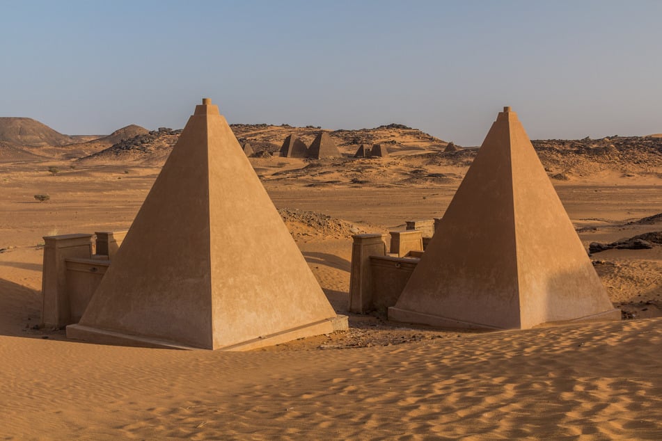 Nubische Pyramiden wie die Pyramiden von Meroe unterscheiden sich von ägyptischen Bauwerken.