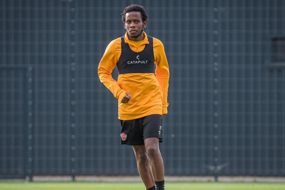 Ibrahima Traoré (33) während des Trainings bei Dynamo. Schon bald könnte die Entscheidung fallen, ob der 33-Jährige künftig die Schwarz-Gelben verstärken wird.
