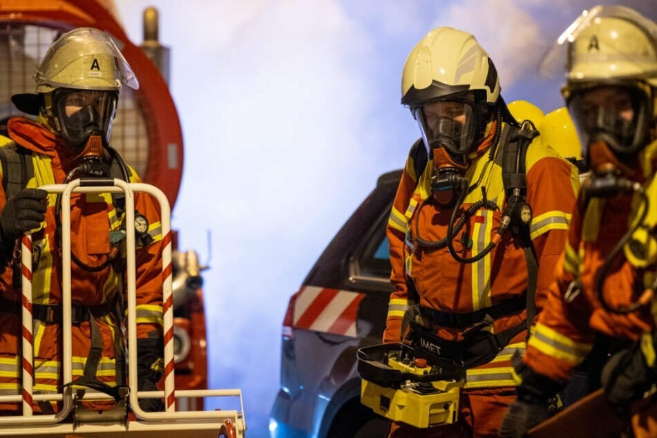 Die Feuerwehr musste am Sonntag gleich zweimal zum Asylheim in die Kasernenstraße ausrücken. (Symbolbild)