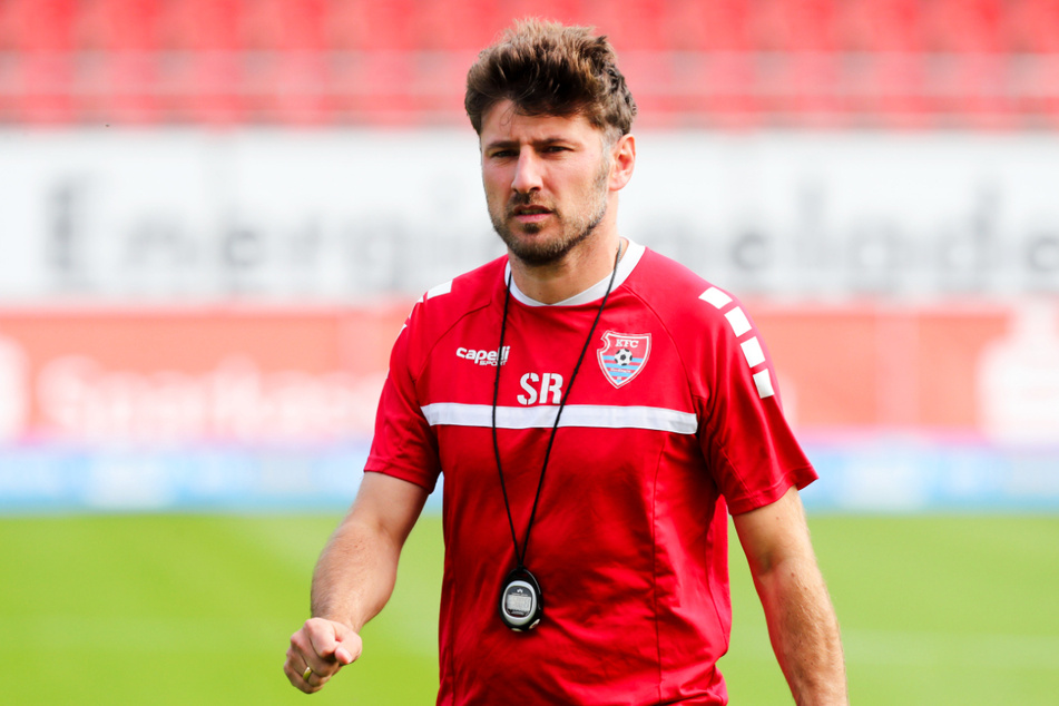 Der bisherige Co-Trainer Stefan Reisinger (39) springt vorerst als Coach des KFC Uerdingen ein.