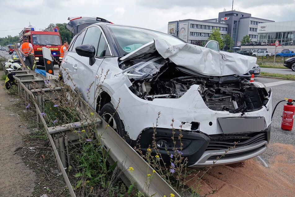 Der Opel erlitt infolge der Kollision einen Totalschaden.