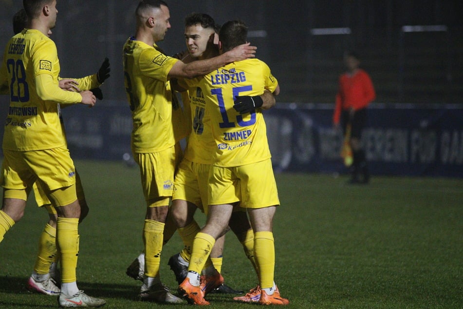 Lok Leipzig erzielte in den ersten 45 Minuten zwei schön anzusehende Treffer. Die durften dann auch bejubelt werden.