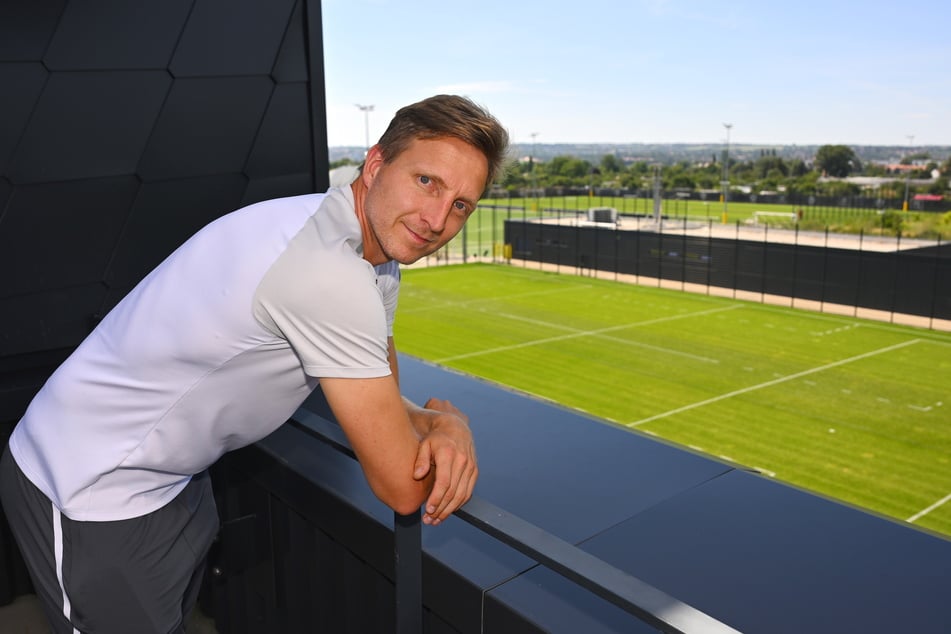 Room with a view: Marco Hartmann (37) hat einen herrlichen Blick über das Trainingszentrum.
