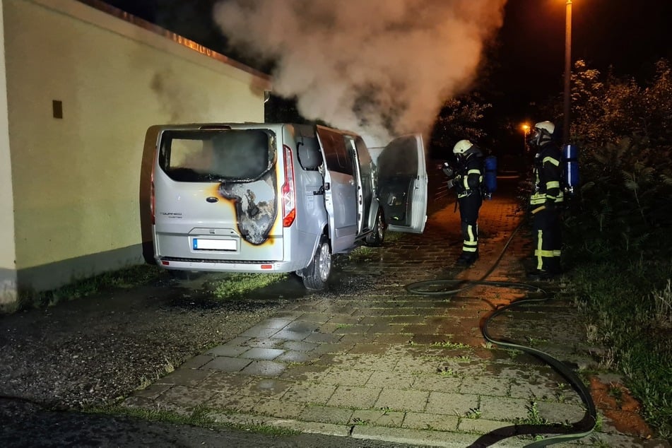 In Halberstadt wurde in der Nacht erneut ein Auto angezündet.