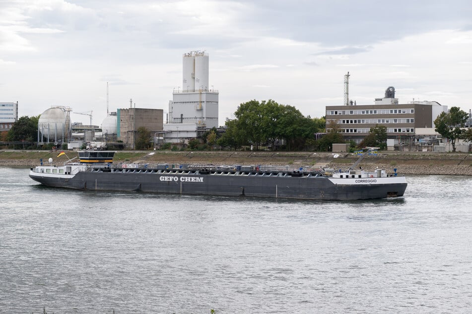 Bei Niedrigwasser können Güterschiffe weniger Ladung transportieren. (Symbolfoto)