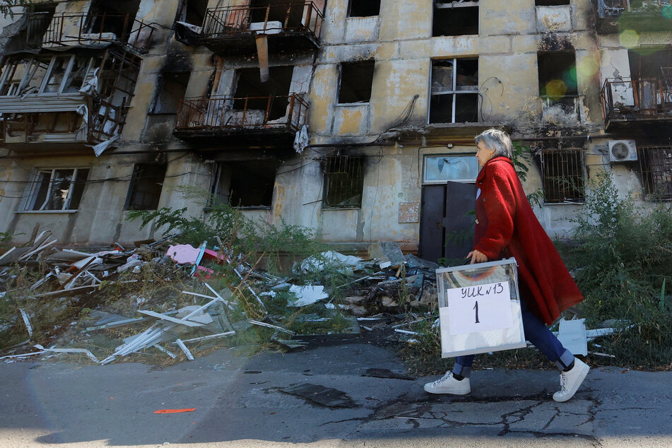 Ukraine war: Voting in separatist regions to join Russia continues despite shelling