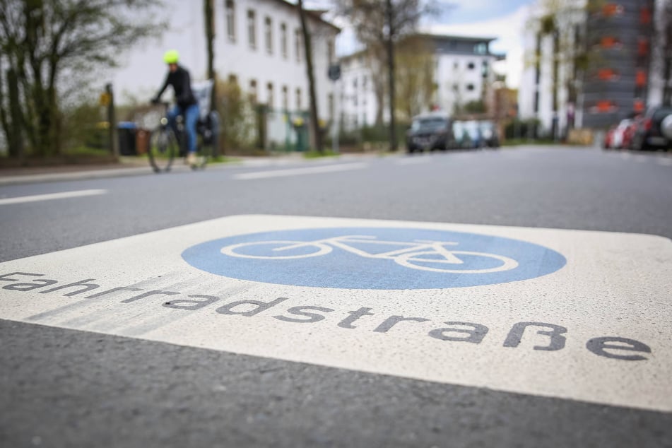Auf einer Fahrradstraße dürfen Autos nur ausnahmsweise verkehren. Im neuen Wohnviertel will der Stadtbezirksbeirat nur Anliegerverkehr erlauben.