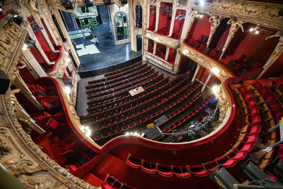 Bis Montag bleiben die Plätze im Berliner Ensemble wegen eines Wasserschadens leer.