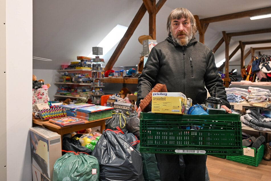 Es ist nicht einfach für ihn, aber auch nicht für die, die helfen wollen: So lebt Jens Kloß (57) in Oschatz immer noch auf der Straße.