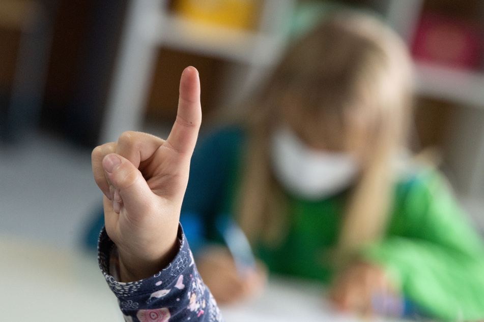 Die Situation in Schulen ist aufgrund der Pandemie angespannt. (Symbolbild)