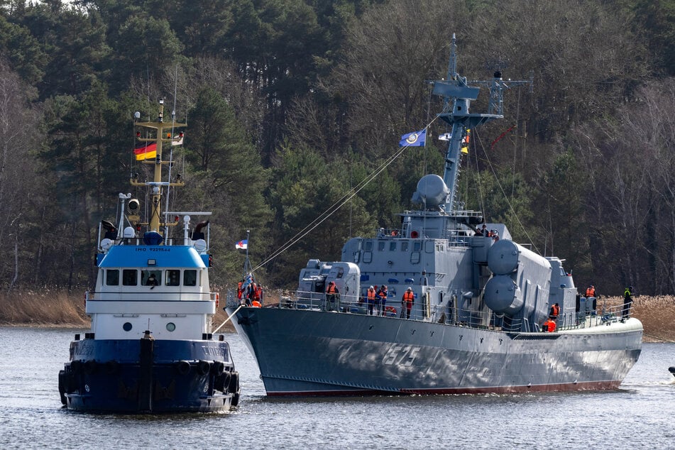 Seltenes Schauspiel: Letztes DDR-Kampfschiff wieder unterwegs
