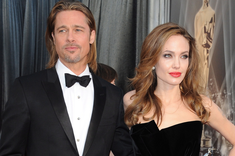 Nach einem Streit im Privatjet reichte Angelina Jolie (48) im Jahr 2016 die Scheidung von Brad Pitt (60) ein.