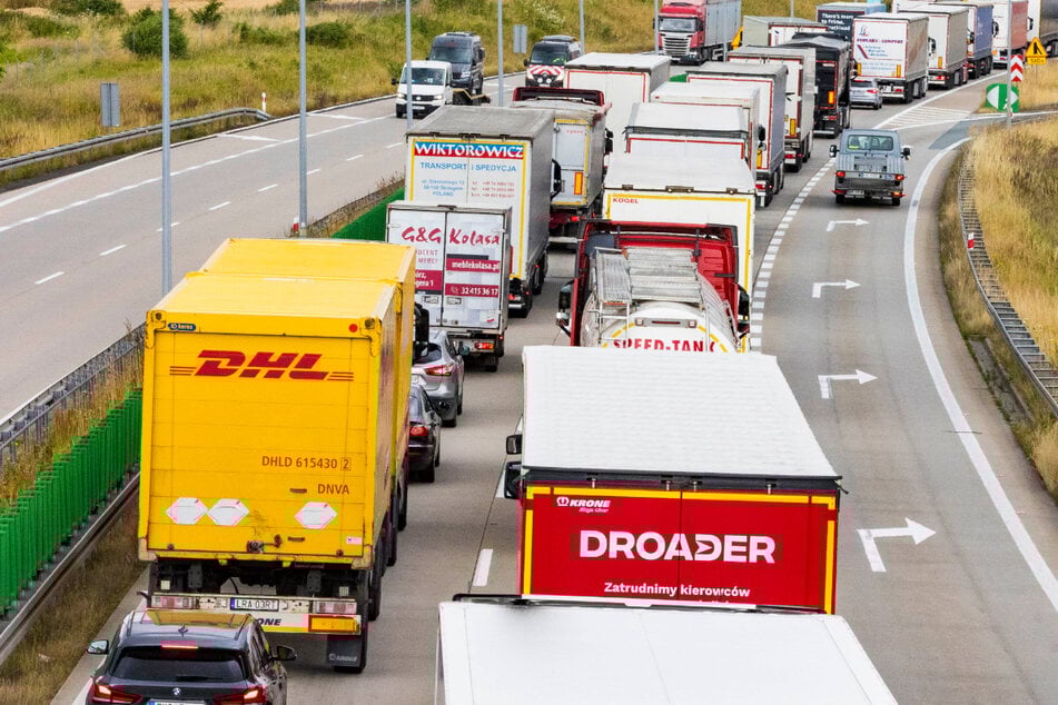 Kontrollen auf beiden Seiten: So läuft jetzt der Verkehr an der Grenze zu Polen