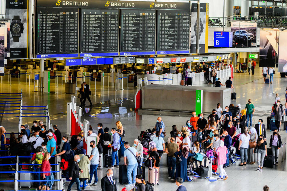 Frankfurt: Trotz Corona: Flughafen erwartet zum Beginn der Herbstferien großen Andrang