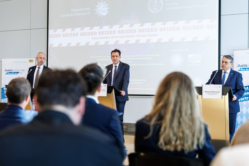 Georg Eisenreich (55, CSU, M.), Justizminister von Bayern, spricht über die Bekämpfung von Kinderpornografie im Darknet.