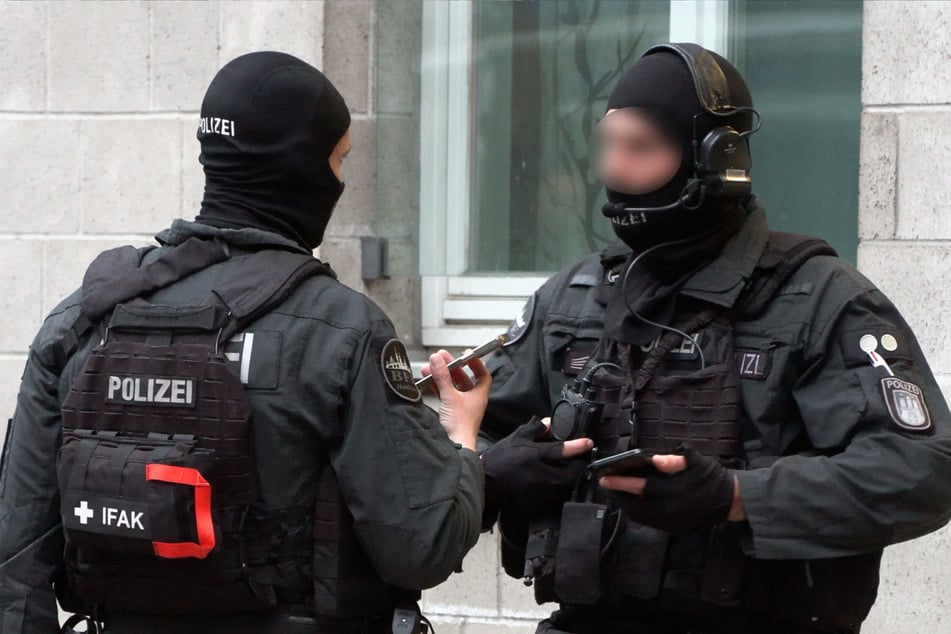 Die Lage vor Ort war zunächst unklar.