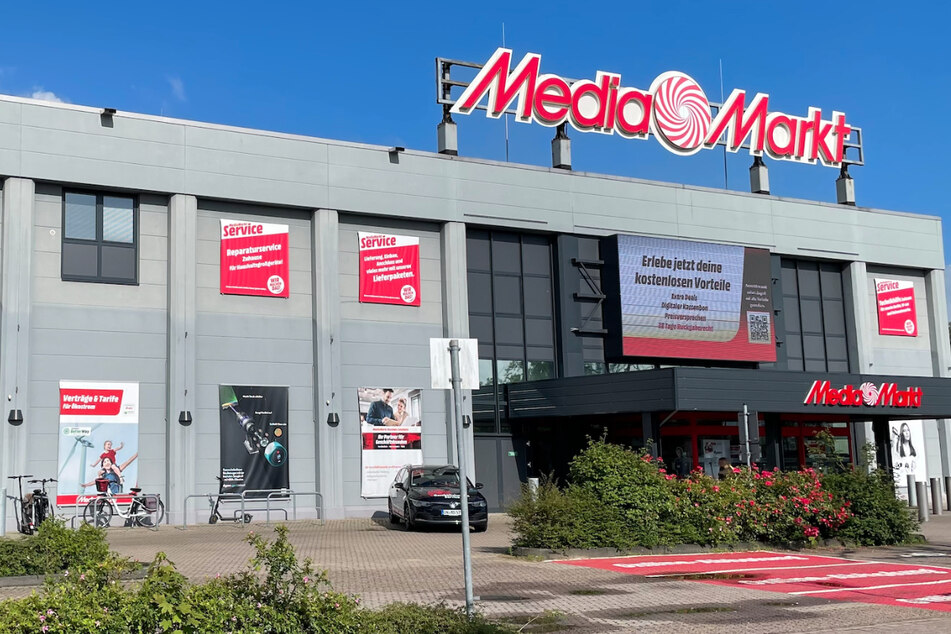 MediaMarkt Bremerhaven Schiffdorf-Spaden - Neufelder Weg 3.