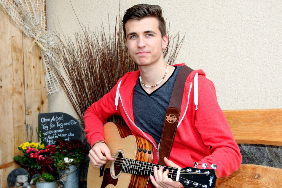 Er ist der Neue: Musiker Florian Stölzel (26) feiert Heiligabend sein Debüt als TV-Gastgeber.