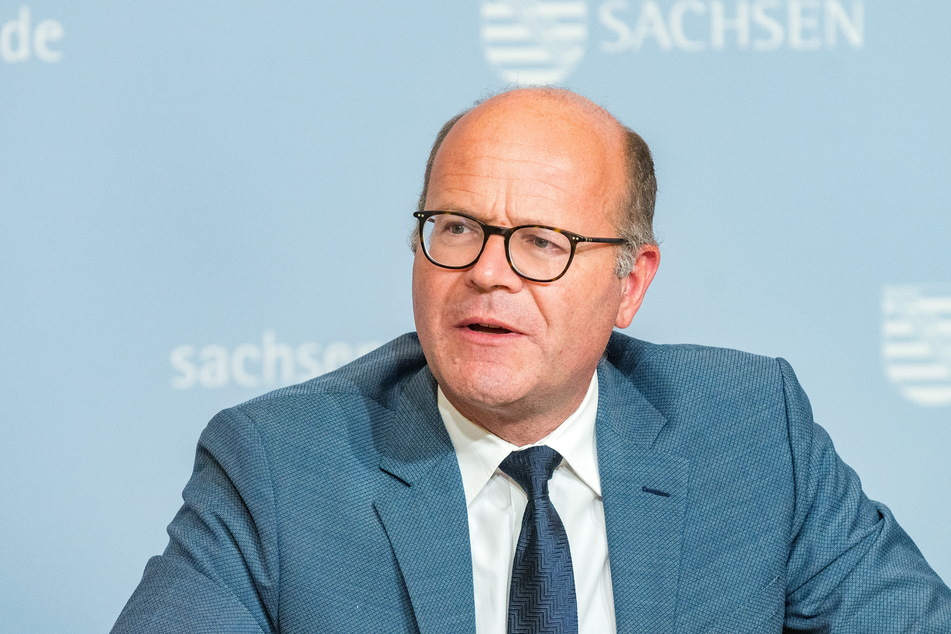 Staatskanzlei-Chef Oliver Schenk (58, CDU): "Die Menschen in Sachsen vertrauen auf ihre eigene Kraft."