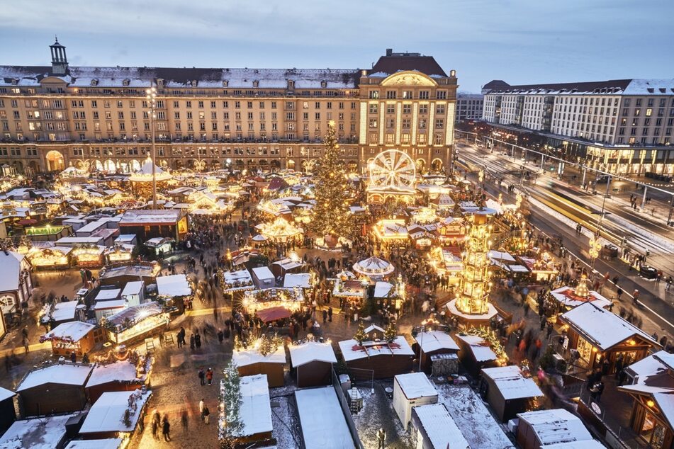 Der älteste Weihnachtsmarkt Deutschlands ist der Dresdner Striezelmarkt.