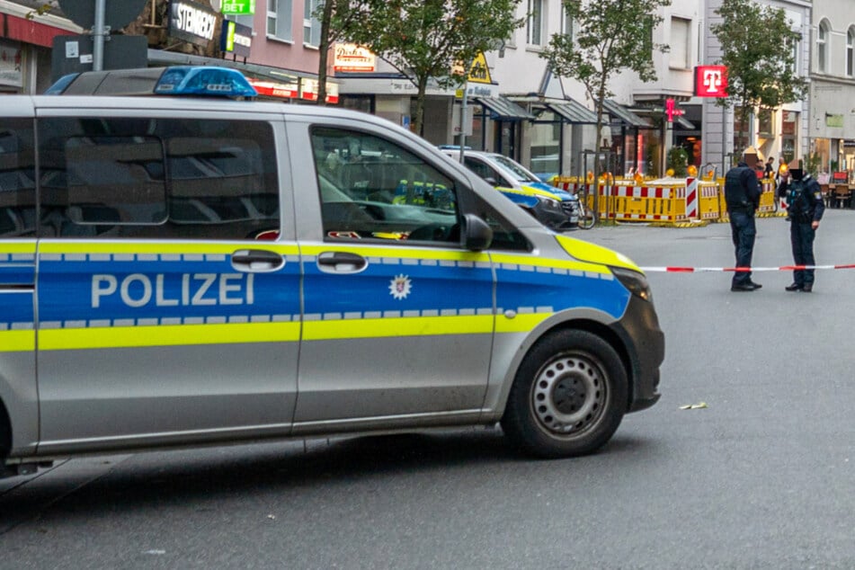 Nach den Schüssen am Gießener Marktplatz setzte eine groß angelegte Polizeiaktion ein: Ein Verdächtiger wurde gefasst, eine Pistole als mutmaßliche Tatwaffe sichergestellt.