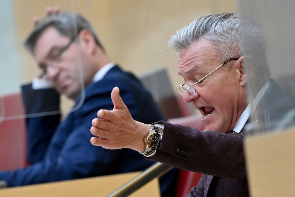 SPD-Fraktionschef Horst Arnold (r.) kritisiert Markus Söder (CSU, l.), Ministerpräsident von Bayern.