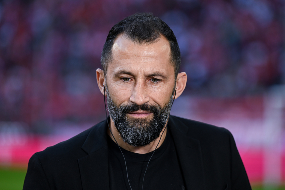 Hasan Salihamidzic (46), Sportvorstand des FC Bayern München, erwartet von den Spielern des Rekordmeisters in Paris so einiges!