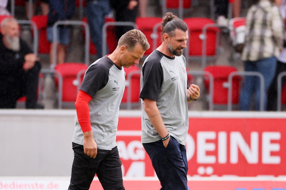 Gehen gemeinsam durch die schwierigen FSV-Zeiten: Sportdirektor Robin Lenk (39,r.) und Trainer Rico Schmitt (55).